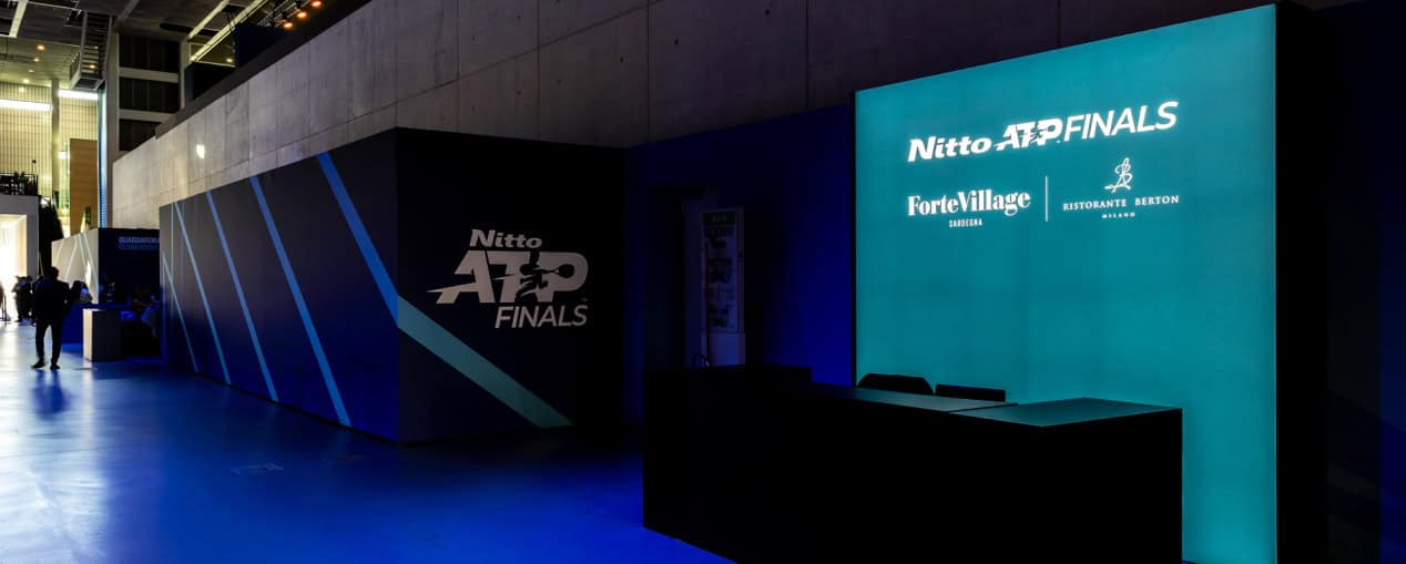 Ingresso e logo dell'ATP Finals a Torino, evento di tennis di alto livello.