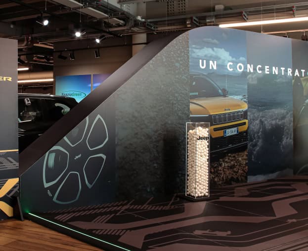Jeep Avenger display at Modo Eventi showcasing innovative design and branding.